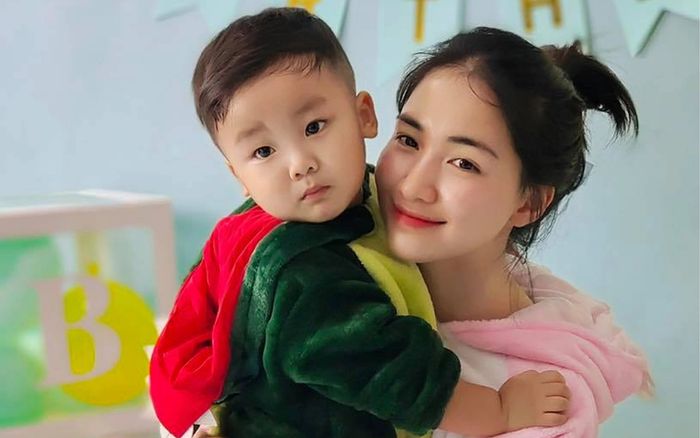 Hòa Minzy lên tiếng khi bị nghi 'ép' con trai hát ca khúc mới của mình?