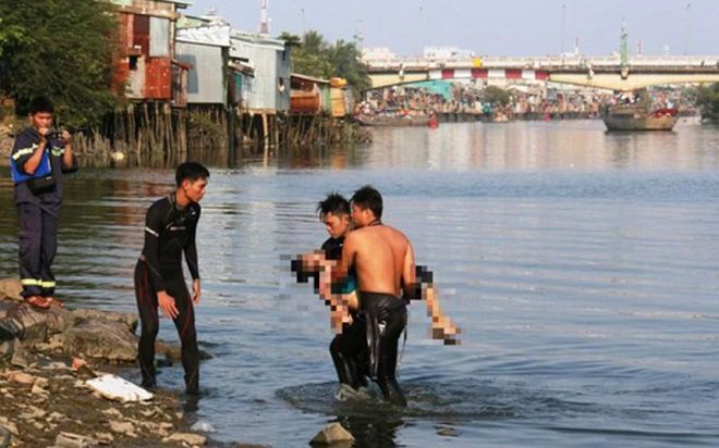 Dưới đáy hồ nước tưới cà phê, phát hiện thi thể 4 cháu nhỏ tử vong thương tâm