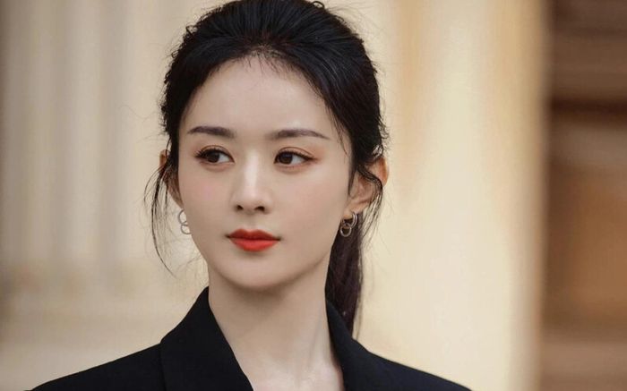 Triệu Lệ Dĩnh vướng nghi vấn bí mật qua lại 'ông lớn' giới giải trí, lại còn từng sinh con cho đại gia