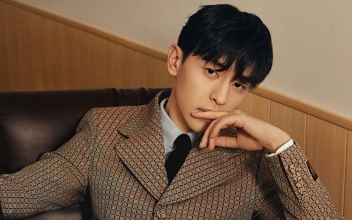 Sau gần 1 năm vướng bê bối trốn thuế, Đặng Luân công khai yêu đương cùng bạn gái ngoài ngành