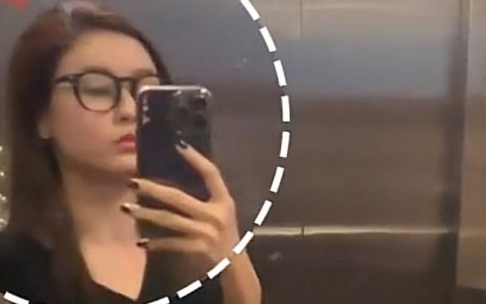 Thang máy bị kẹt, Trương Quỳnh Anh đứng một mình cầu cứu suốt 20 phút