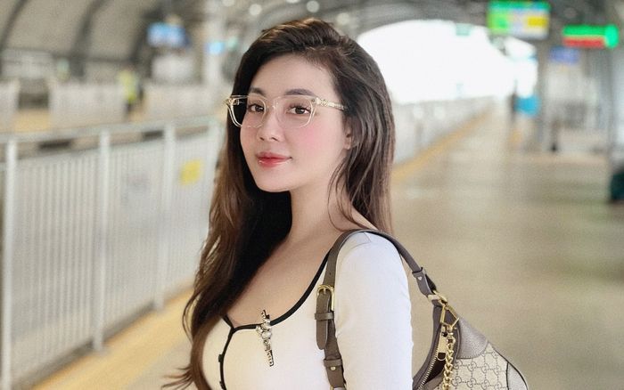 Hotgirl bắt ghen chồng đạo diễn chấn động cõi mạng: Tái xuất sau thời gian dài ở ẩn, nhan sắc thăng hạng