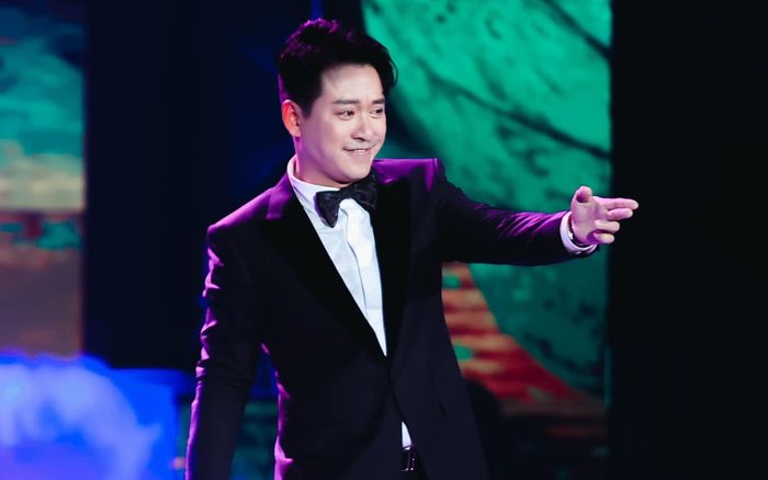 Lâu lâu đi hát trở lại, dân mạng xôn xao khi Tuấn Hưng để lộ 'dấu hiệu tuổi tác'