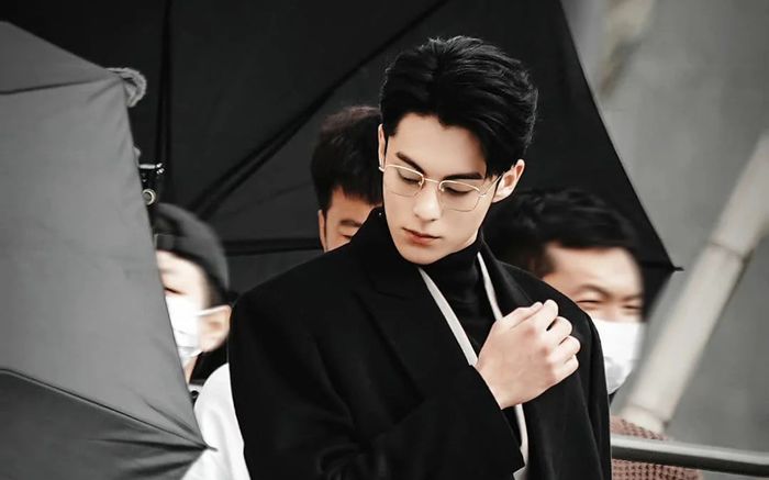 Biểu cảm hài hước của netizen khi nhìn thấy Vương Hạc Đệ ngoài đời