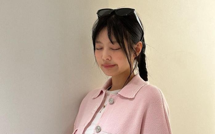 Hậu công bố tin bị thương, Jennie (BLACKPINK) xuất hiện với nhan sắc gây chú ý