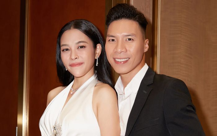 Điểm 10 chất lượng: Quốc Nghiệp tự tay chỉnh trang phục giúp Ngọc Mai trước khi bước lên sân khấu