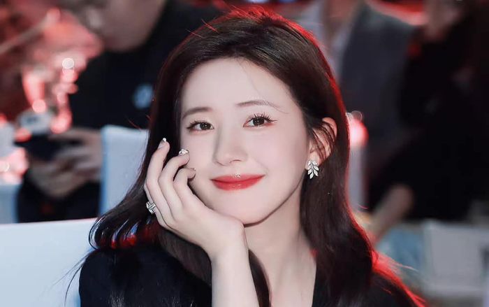 Thần Ẩn còn chưa quay xong, Triệu Lộ Tư đã vội xác nhận kết đôi với tình cũ Dương Tử trong phim mới?