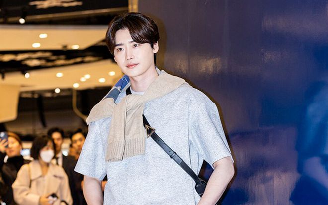 Chỉ một chi tiết nhỏ đã chứng minh Lee Jong Suk yêu IU đến nhường nào