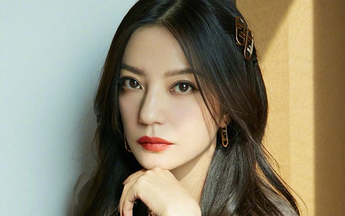 Triệu Vy lộ rõ vẻ tiều tụy sau hơn một năm bị 'phong sát'