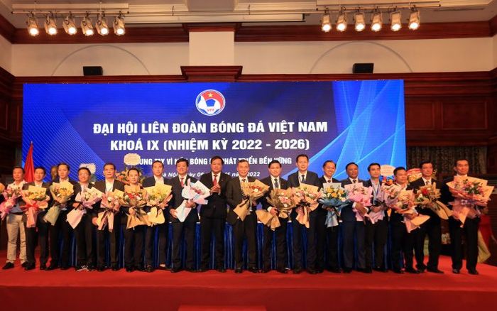 Dấu hỏi lớn về vai trò quản lý của VFF với V.League và hạng Nhất