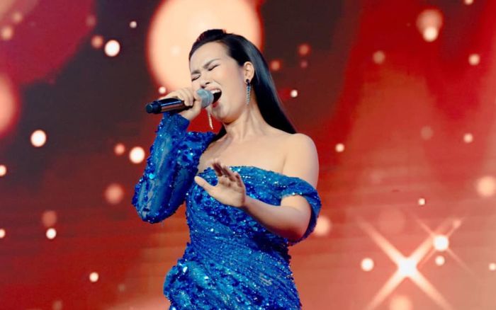 Võ Hạ Trâm tiết lộ bí quyết sống tốt trong môi trường showbiz khắc nghiệt