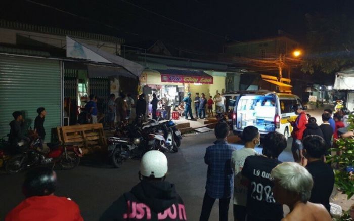 Đi làm về gọi nhiều nhưng chồng không mở cửa, cô gái phá cửa vào phát hiện cảnh tượng gây sốc nặng
