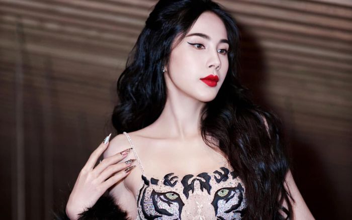 Thuỷ Tiên nói gì khi khán giả khuyên trở lại đường đua nghệ thuật?