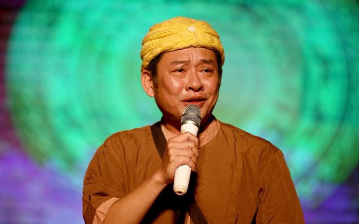 Nghệ sĩ Tấn Beo ngã cầu thang, gặp chấn thương nặng