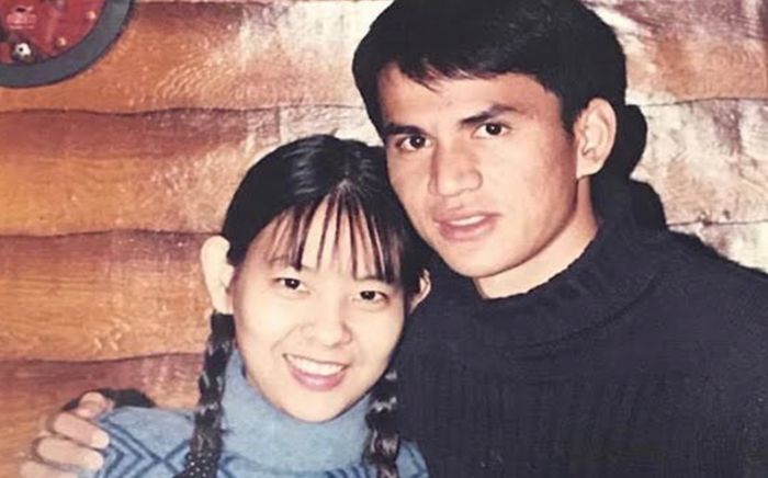 Ngỡ ngàng trước nhan sắc của vợ Kiatiasuk thời trẻ