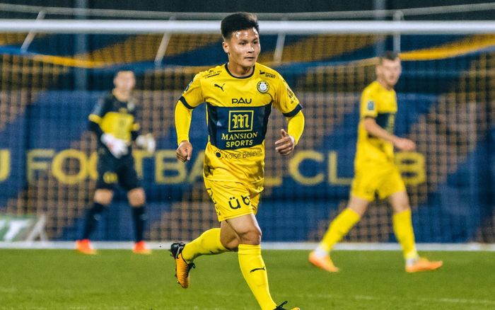Pau FC đá hơn người, Quang Hải vẫn dự bị: Một tháng không thi đấu 1 phút ở Ligue 2