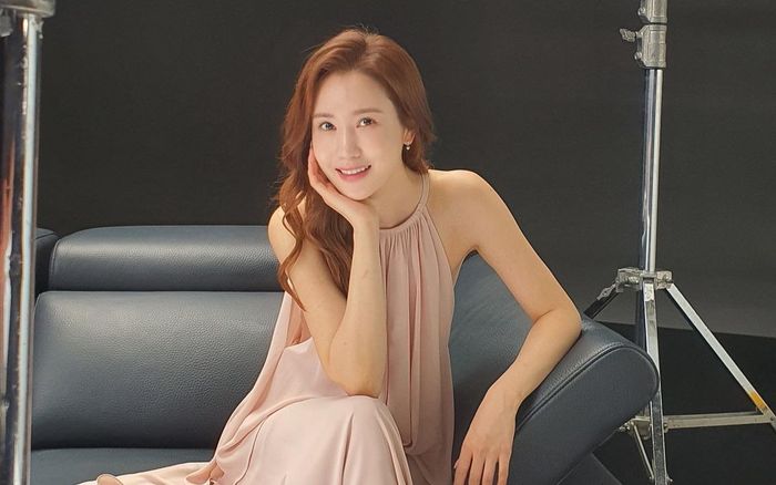 Vừa thông báo tin vui, một nữ diễn viên đã bị 'ném đá' vì 'quên gốc gác'