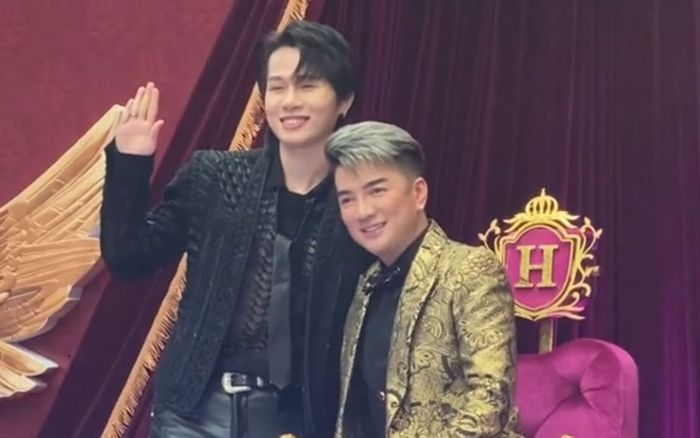 Dự thảm đỏ của Đàm Vĩnh Hưng, Jack nhận 'mưa lời khen' từ netizen vì hành động này dành cho đàn anh