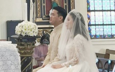 Hé lộ hình ảnh bên trong lễ cưới Linh Rin: Cô dâu chiếm spotlight, Hà Tăng có động thái đặc biệt