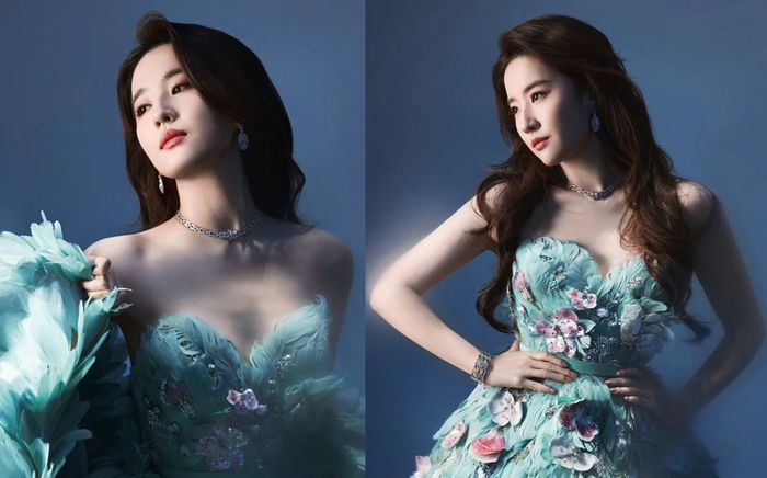 Lưu Diệc Phi đẹp như 'phượng hoàng xanh' tại Đêm hội Weibo, fan tiếc hùi hụi vì không thể đi thảm đỏ