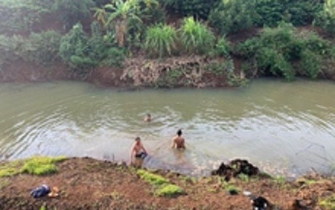 Thi thể 2 cháu nhỏ tìm thấy dưới ao nước, nguyên nhân lại càng thêm xót xa