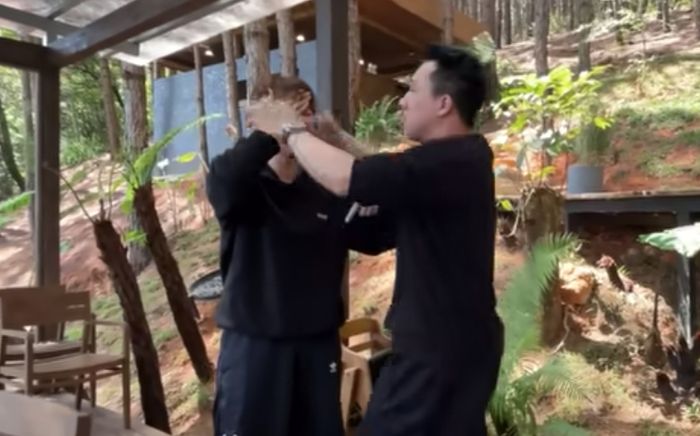 Hari Won khóc thét khi bị Trấn Thành vung tay vào mặt, thái độ sau đó khiến nhiều người ngỡ ngàng