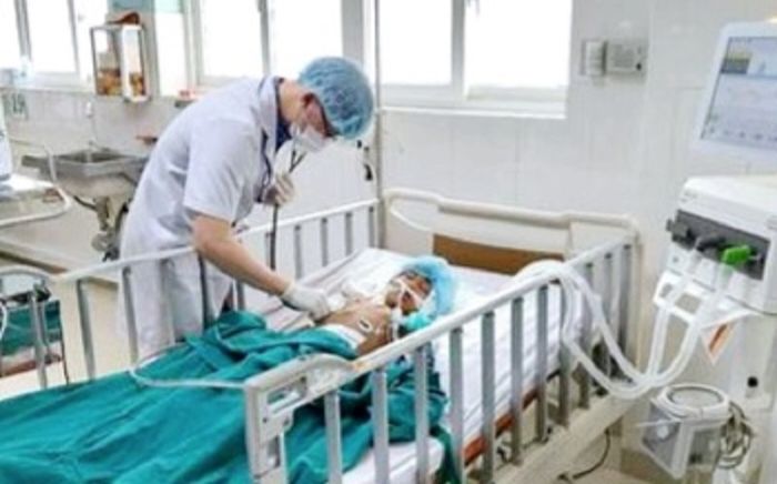Mang thứ này từ trên rẫy về dùng dao gõ, người đàn ông cùng con tử vong vợ 2 người khác bị thương