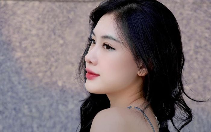 Tiktoker Đỗ Quyên xây dựng thương hiệu thời trang riêng Calix.vn