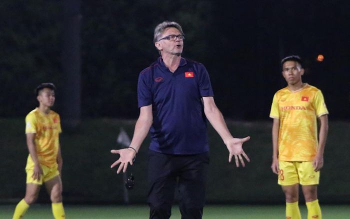 Chuyên gia châu Âu: 'Chỉ 1% cơ hội cho World Cup 2026, HLV Troussier khó làm hơn 1 năm'