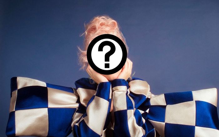 Đùa giỡn chuyện phụ nữ kết hôn, sinh con sớm, nữ ca sĩ đình đám bị chỉ trích dữ dội