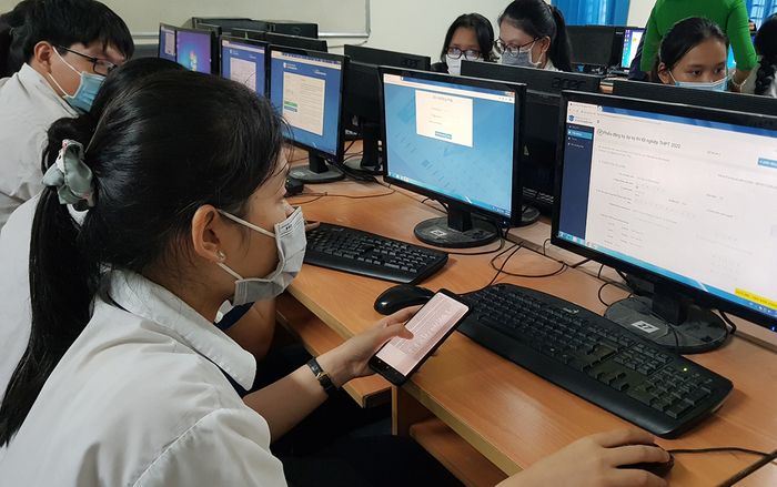 Sau năm 2025, thử nghiệm thi tốt nghiệp THPT trên máy tính