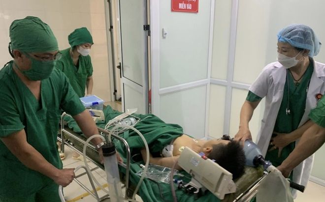 Phụ huynh suýt phải ân hận cả đời vì xử trí sai cách lúc con ngã vào vật nhọn