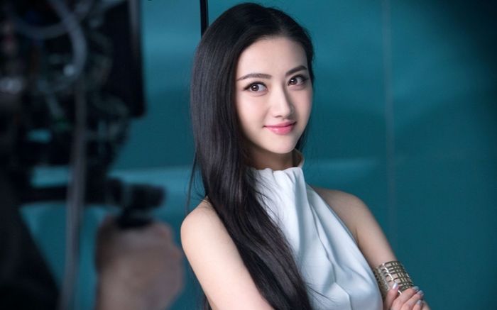 Rộ tin Cảnh Điềm bị bạn trai cũ bán 'ảnh nóng' cho chủ nợ