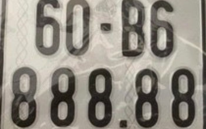 Vụ cặp vợ chồng bấm được 4 biển số siêu đẹp, tạm đình chỉ một Trung tá công an