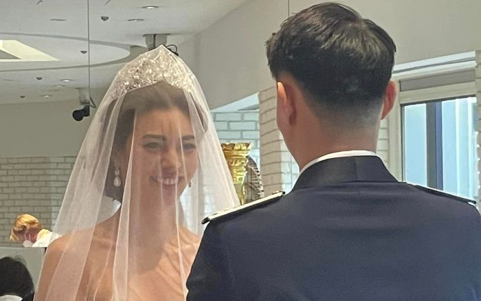 Một Hoa hậu bất ngờ thông báo kết hôn chỉ sau 4 tháng đăng quang, người đẹp Hương Ly làm phù dâu