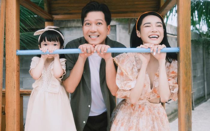 Trường Giang gây 'sốt' với khoảnh khắc cưng chiều ái nữ tại trời Tây, netizen xuýt xoa: 'Chịu sao nổi'