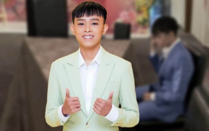 Xôn xao hình ảnh Hồ Văn Cường ngồi một mình ở sân khấu, không một khán giả vây quanh