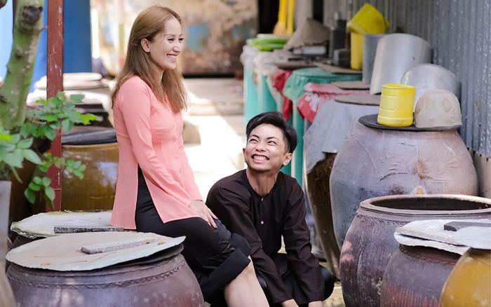 Không chỉ quỳ gối rửa chân cho Khánh Thi, Phan Hiển có level chăm vợ bầu 'đỉnh cao'