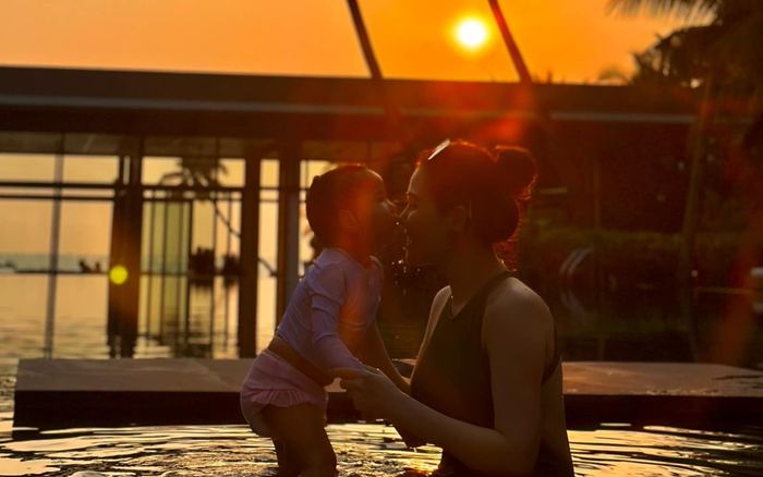 Phu nhân hào môn Phanh Lee xả kho ảnh du lịch 'chanh sả', bóng dáng thấp thoáng ông xã chiếm spotlight