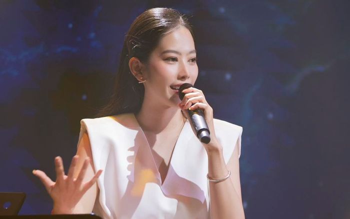 Bị nhận xét 'không phải ca sĩ, chỉ là người đẹp': Nam Em gây xôn xao với chia sẻ ẩn ý chuyện 'đúng sai'?