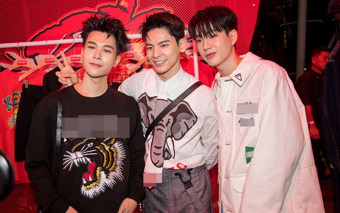 Anh Tú 'xả kho' loạt ảnh công tác nước ngoài, visual khi đứng cùng hai mỹ nam châu Á gây chú ý