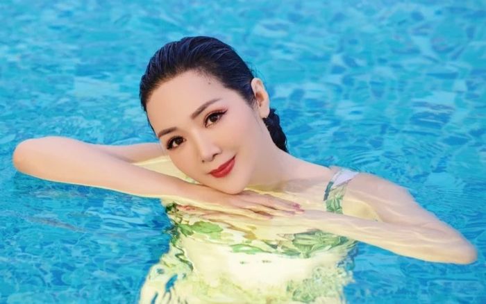 'Hoa hậu độc nhất vô nhị' Giáng My diện bikini ở tuổi 52: Nóng bỏng không thua kém các Hoa hậu ngày nay