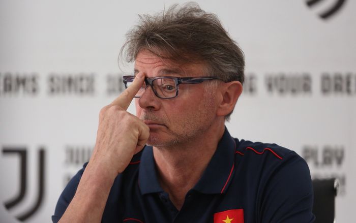 HLV Troussier: Thái Lan là đội mạnh nhất SEA Games 32