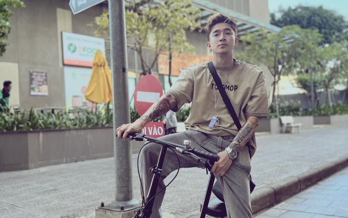 Ca sĩ Chi Dân lần đầu lộ diện sau ồn ào bị phốt