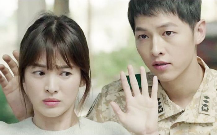 Nhân cách của Song Joong Ki và Song Hye Kyo như thế nào mà bị một mỹ nam 'phân biệt đối xử'?
