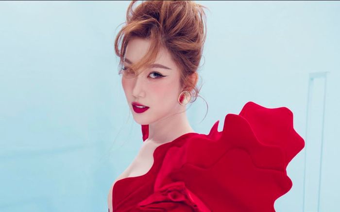 Thúy Ngân 'úp mở' việc có em bé, chuyện gì đây?