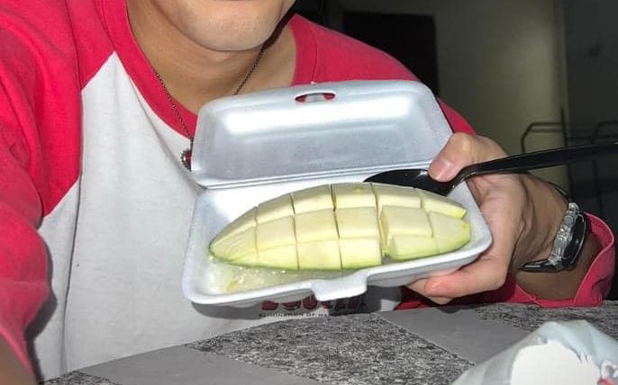 Cũng là xôi xoài Thái Lan nhưng 'quả order' của chàng trai này ... lạ lắm
