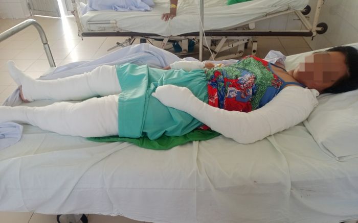 Mẹ kế tẩm xăng đốt sách vở của con chồng khiến cả nhà rơi vào bi kịch