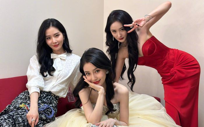 Loạt ảnh đời thường của dàn nữ diễn viên Hoa ngữ, Triệu Lộ Tư có bị 'dìm'?