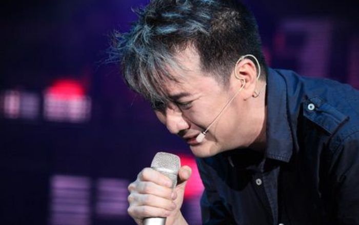 Đàm Vĩnh Hưng báo tin tang sự, nhiều nghệ sĩ gửi lời chia buồn